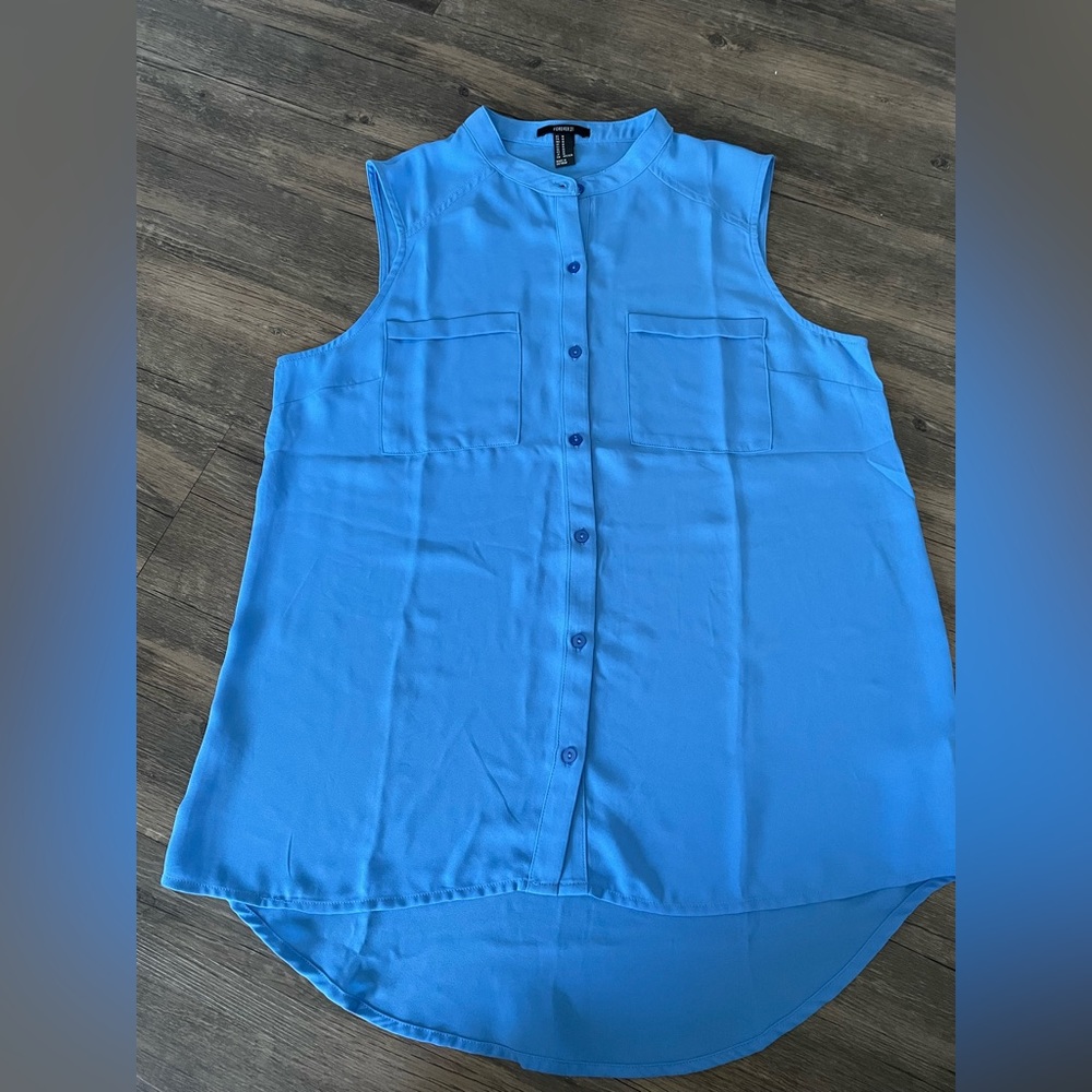 Women’s medium Forever 21 blue sleeveless button down